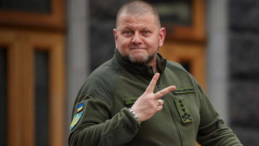 Россияне рассказывают, что Залужный «продался» и называют космическую сумму 