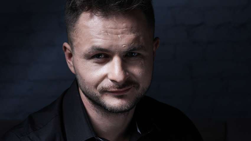 Актор з "Кіборгів" закликав українців не боятися коронавірусу