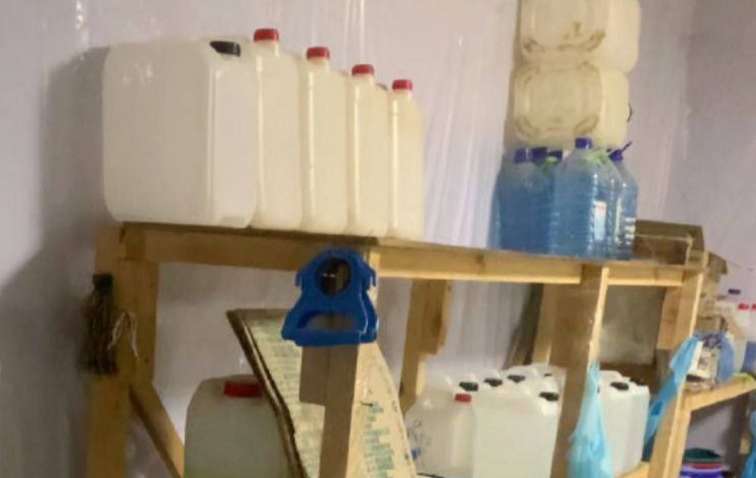 "Кровоспас" производится с нарушением санитарных норм в подвале: в интернет попали фото цеха "Кровоспас" производится с нарушением санитарных норм в подвале: в интернет попали фото цеха