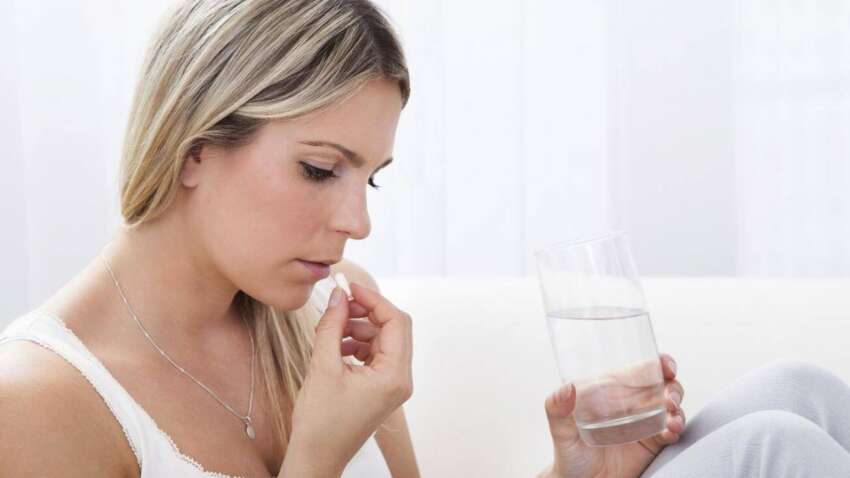 Не запивайте таблетки цим: лікарі назвали напої, які перетворюють ліки на небезпеку Не запивайте таблетки цим: лікарі назвали напої, які перетворюють ліки на небезпеку