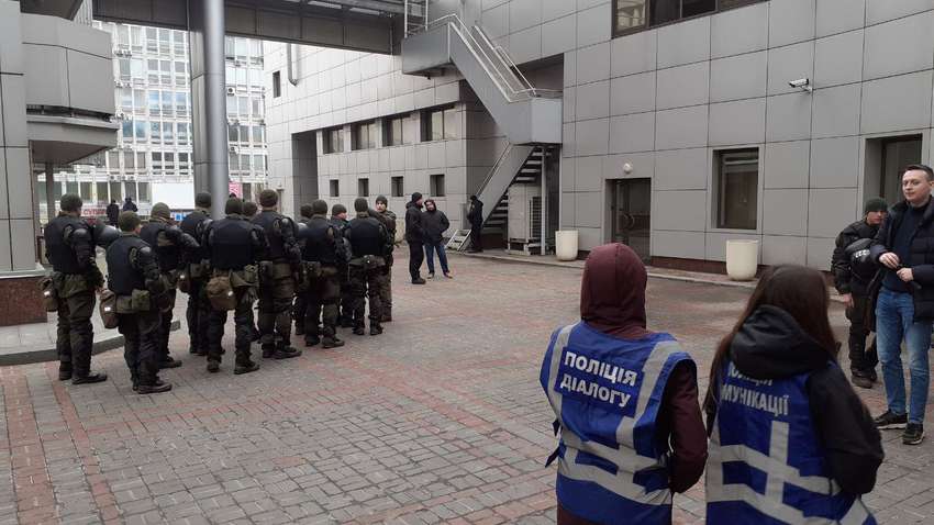 Поліція почала кримінальне провадження після заяв журналістів про напад на них в Апеляційному суді Києва