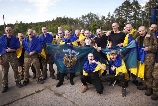 В Украине сообщили, кого вернули домой в первый день обмена пленными (ФОТО) В Украине сообщили, кого вернули домой в первый день обмена пленными (ФОТО)