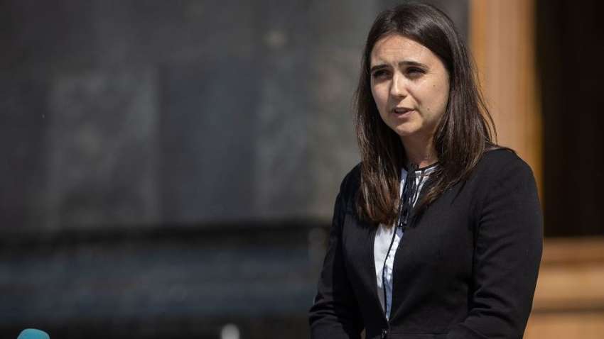 Мендель в очередной раз оттолкнула от Зеленского журналиста