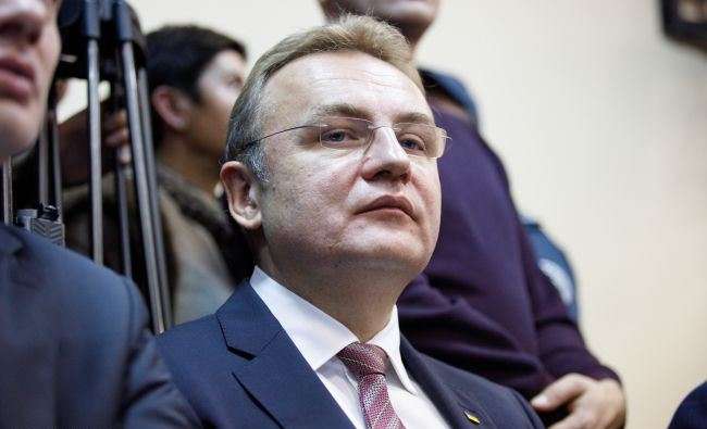 Суд изменил меру пресечения Садовому