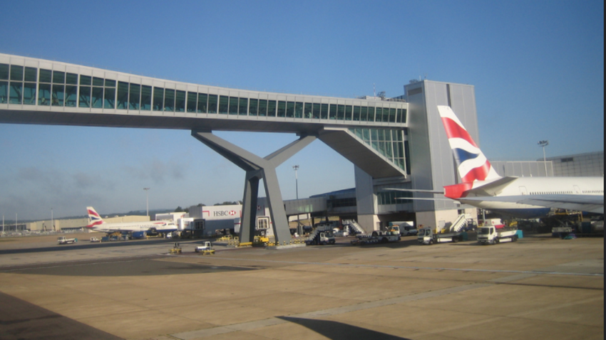  "Відчувала себе, як в серіалі "Ходячі мерці", - пасажирка літака, яку прийняли за інфіковану коронавірусом