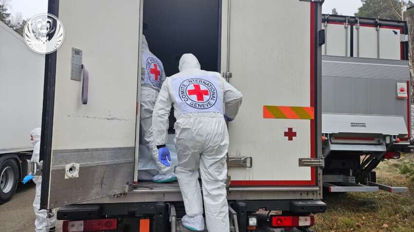 Россия передала Украине еще тысячу тел погибших: эксперты приступают к идентификации Россия передала Украине еще тысячу тел погибших: эксперты приступают к идентификации