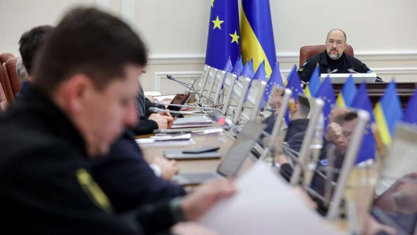 Кабмин доказывает свое бездействие: сливает десятки миллиардов на популистские проекты Кабмин доказывает свое бездействие: сливает десятки миллиардов на популистские проекты