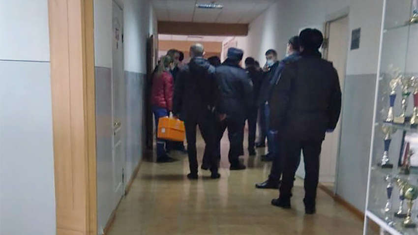 У Росії вчитель влаштував стрілянину в школі після сварки з учнем У Росії вчитель влаштував стрілянину в школі після сварки з учнем