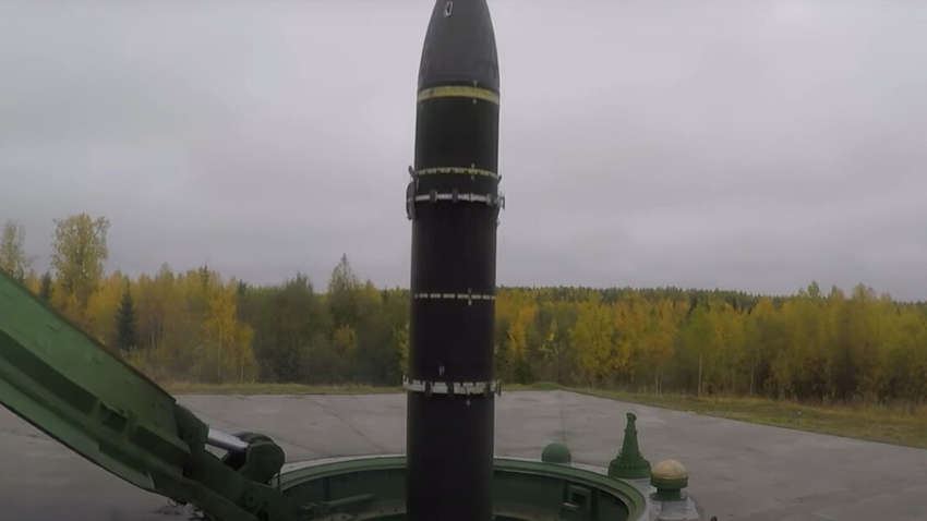 Носії ядерних боєприпасів РФ розмістила критично близько