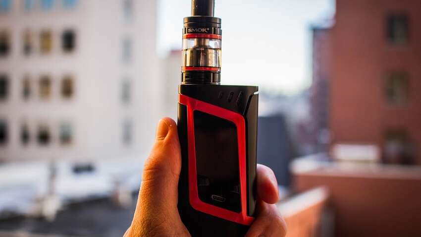 Вечная классика: первый опыт курения у украинцев был с обычными сигаретами - опрос