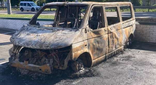 У ЗСУ пояснили, чому важливо зупинити підпали автомобілів військових