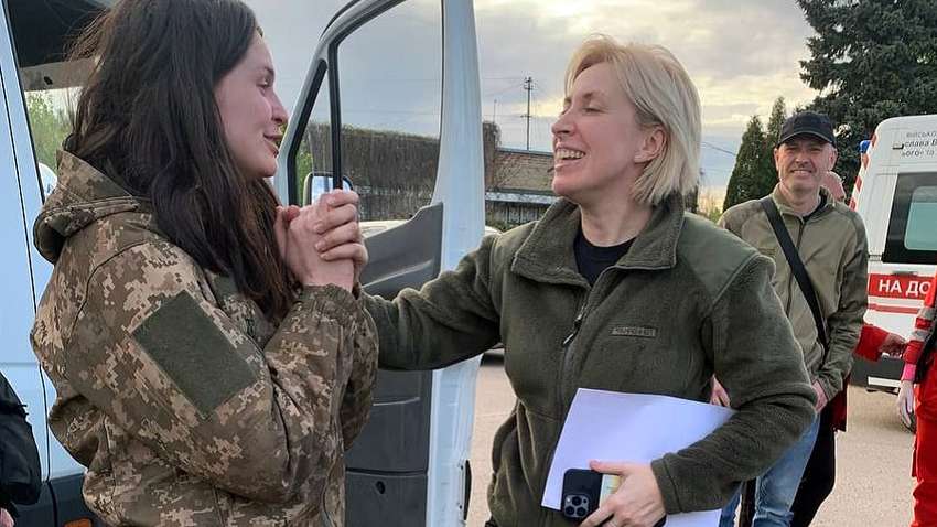 Пленных украинцев пытали и унижали: омбудсмен обратилась в ООН