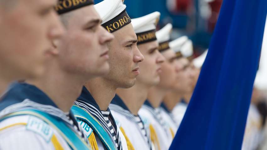 Уряд дозволив виїжджати за кордон ще одній категорії українців Уряд дозволив виїжджати за кордон ще одній категорії українців