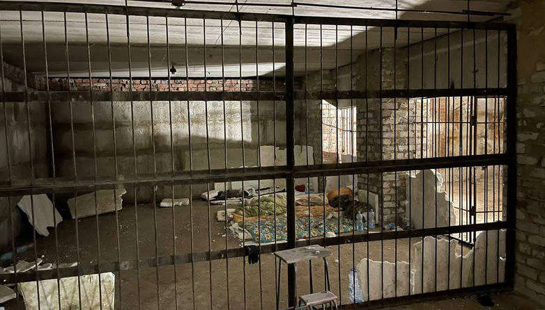 Нестерпні умови та катування: що переживають українці в російських тюрма