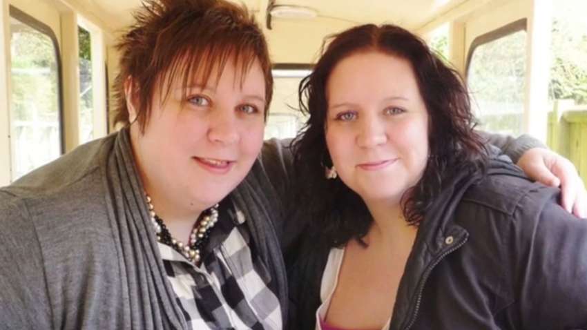 У Британії сестри-близнюки померли від коронавірусу з різницею в три дні