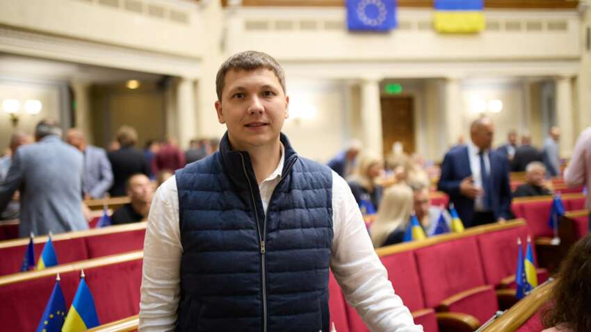 Имение за миллион долларов без декларации: журналисты нашли элитный дом одного из «слуг»