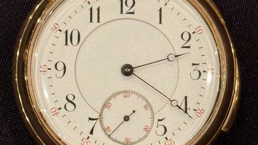 На аукционе продали самый дорогой предмет из «Титаника»: сколько заплатили за 18-каратные золотые часы На аукционе продали самый дорогой предмет из «Титаника»: сколько заплатили за 18-каратные золотые часы