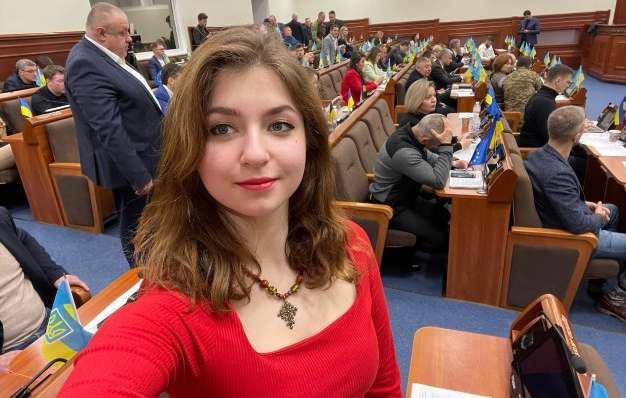 Дочь нардепа Арьева, под наркотиками сбившая человека, освободили из-под домашнего ареста Дочь нардепа Арьева, под наркотиками сбившая человека, освободили из-под домашнего ареста