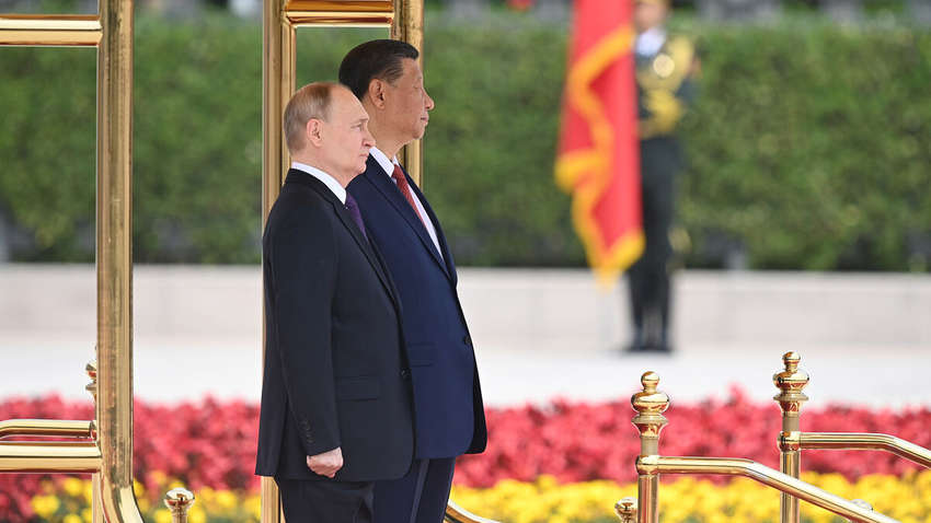 Си Цзиньпин унизил Путина во время его пребывания в Китае 