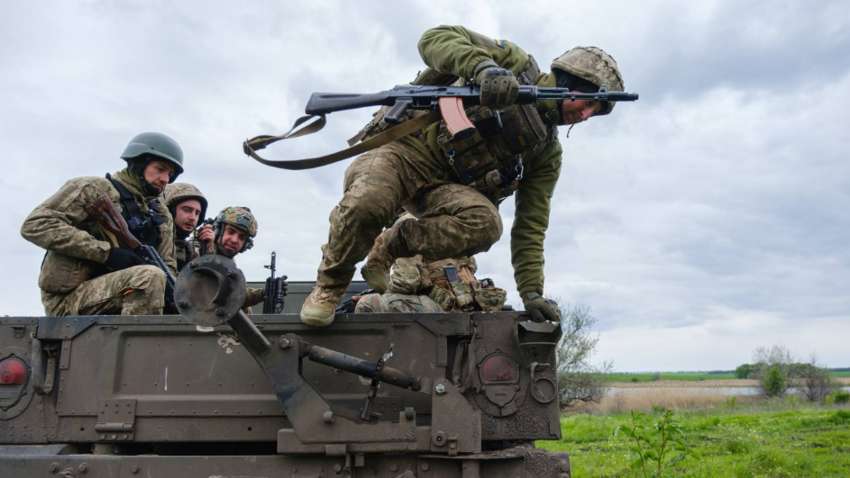 Військовий заявив про провал мобілізації: артилеристів та мінометників використовують, як піхоту Військовий заявив про провал мобілізації: артилеристів та мінометників використовують, як піхоту