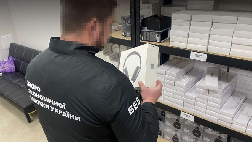 Справа на 30 мільйонів: судитимуть трьох одеситів за продаж підробленої техніки Справа на 30 мільйонів: судитимуть трьох одеситів за продаж підробленої техніки