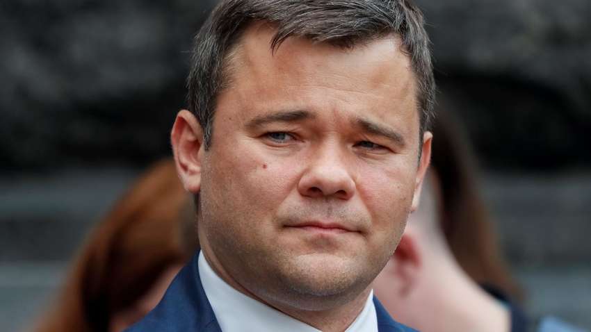 «Козлина ты дурная»: экс-глава ОПУ Богдан подергал за уши и ударил козла в Киевском зоопарке