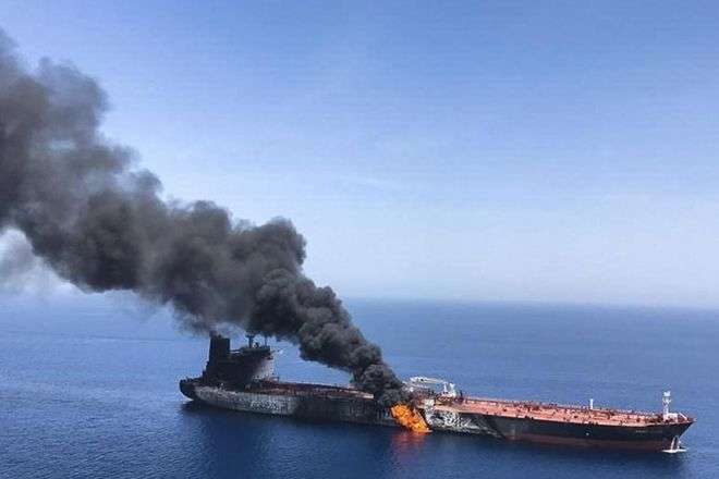 Утреннее нападение на иранский танкер повысило цены на нефть 