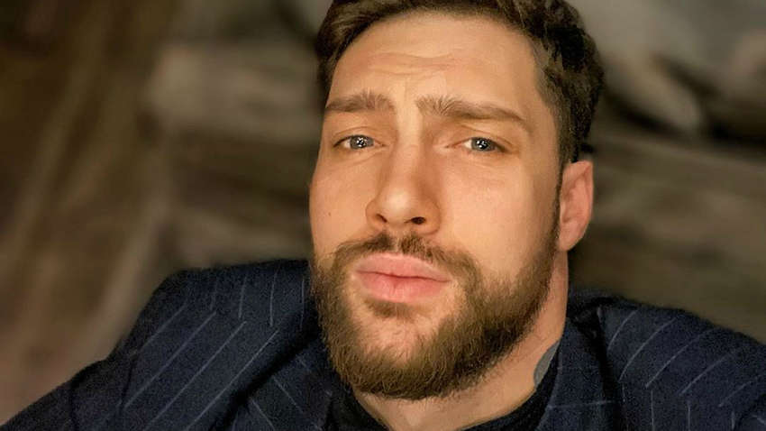 Украинский певец показал роскошную жизнь за границей и спел на русском (ВИДЕО) Украинский певец показал роскошную жизнь за границей и спел на русском (ВИДЕО)