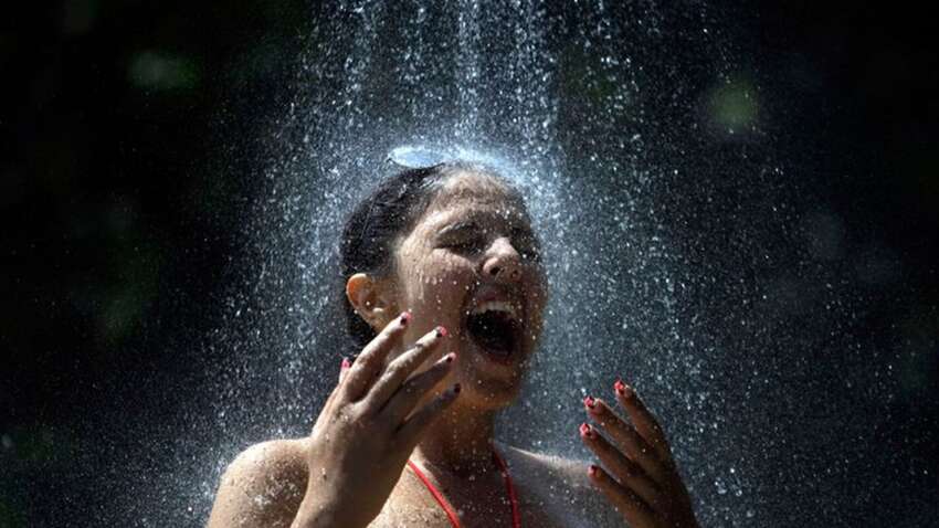 Холодний душ у спеку не такий безпечний, як усі вважають: у чому загроза Холодний душ у спеку не такий безпечний, як усі вважають: у чому загроза