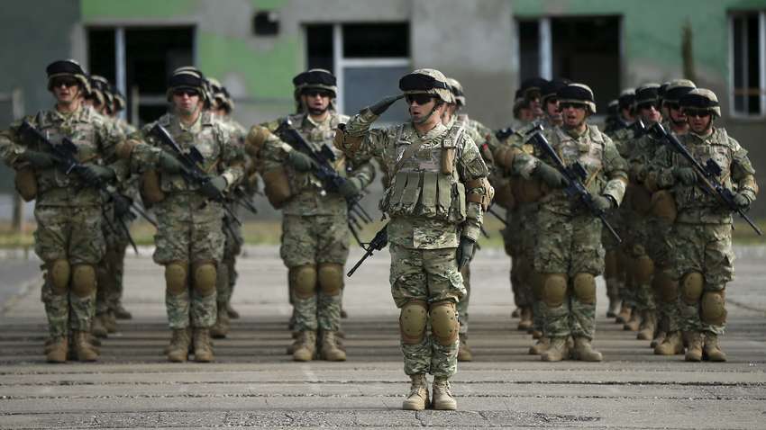 НАТО назвало причину разворачивания дополнительных войск в Прибалтике