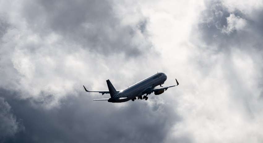 Де сісти в літаку, щоб вижити під час авіакатастрофи: вчені назвали найбезпечніше місце