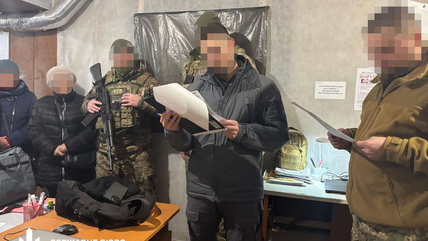 ДБР повідомило про 922 тис. грн винагороди, отримані дружиною екскомбрига ТРО за фіктивну службу