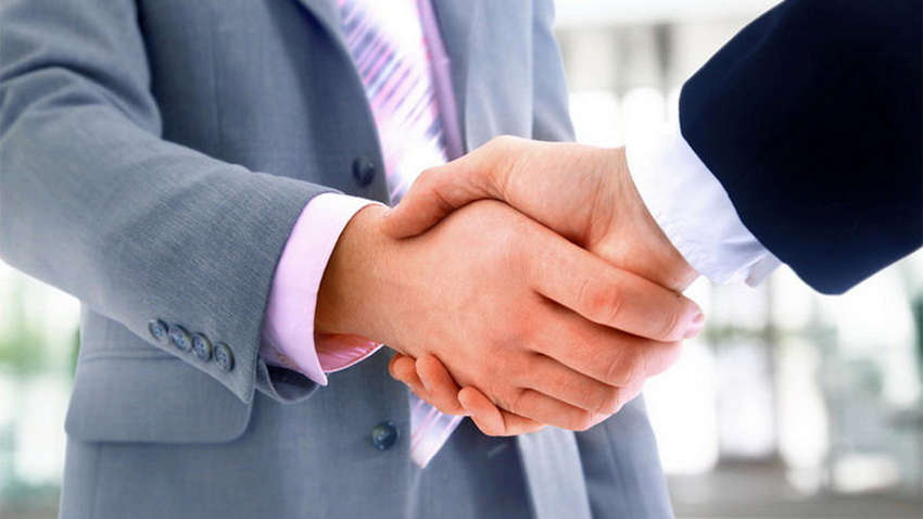 Вчені вважають, що рукостискання шкодить психічному здоров'ю