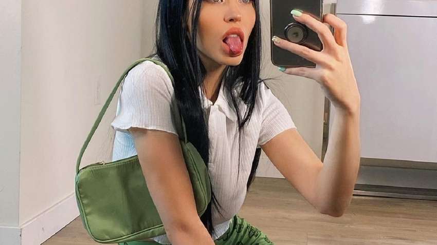 Ця сексуальна модель вражає схожістю з Меган Фокс Ця сексуальна модель вражає схожістю з Меган Фокс