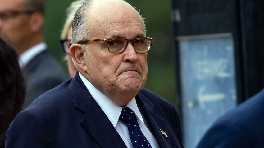 Джулиани проговорился, что требовал от Зеленского компромат на Байдена