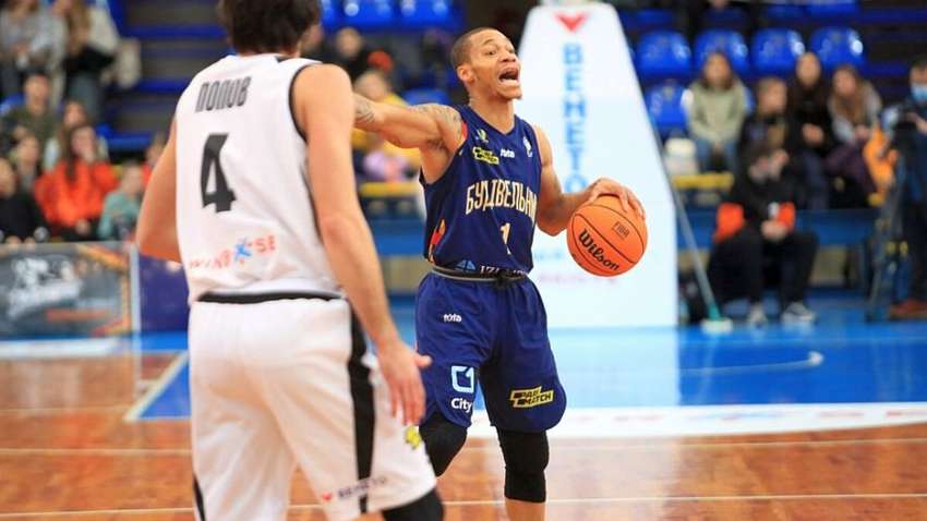 У чемпіонаті української баскетбольної Суперліги аутсайдер дав бій одному з лідерів У чемпіонаті української баскетбольної Суперліги аутсайдер дав бій одному з лідерів