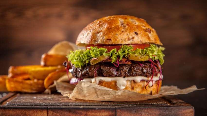Диетолог рассказала о вреде и пользе бургеров 