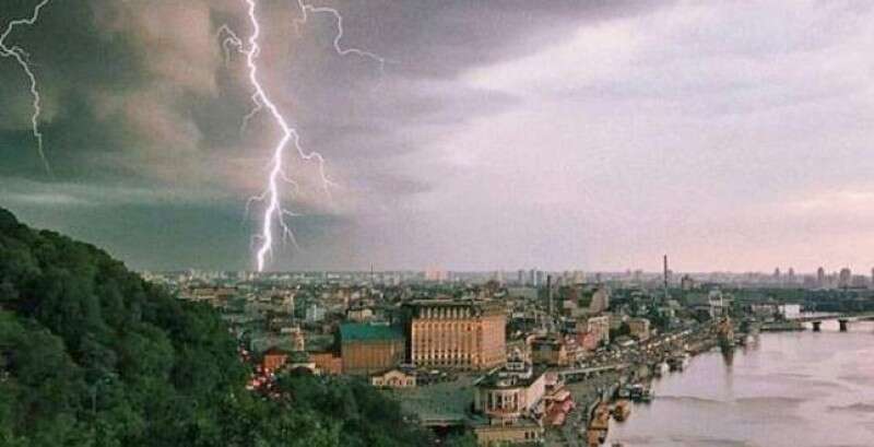 Завтра в Україні очікується небезпека: про що попереджають людей Завтра в Україні очікується небезпека: про що попереджають людей