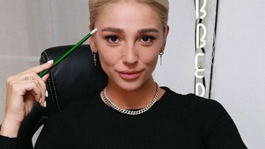 Организаторке "голой вечеринки" в РФ заблокировали счета