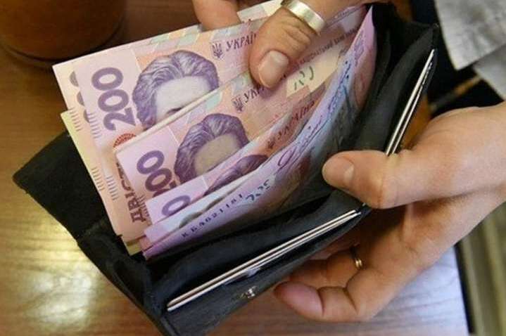 Зарплати в Україні зростають: які професії та регіони у лідерах