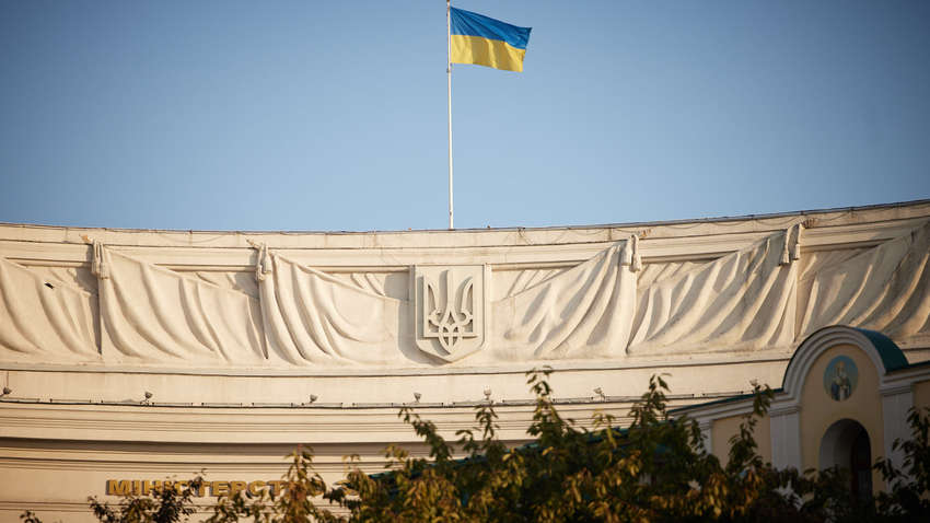 У Верховній Раді пожежа: спалахнув пульт для голосування (ВІДЕО)