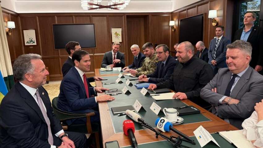 "Абсолютно не понимает деталей": в США жестко высказались о переговорах в Майами "Абсолютно не понимает деталей": в США жестко высказались о переговорах в Майами