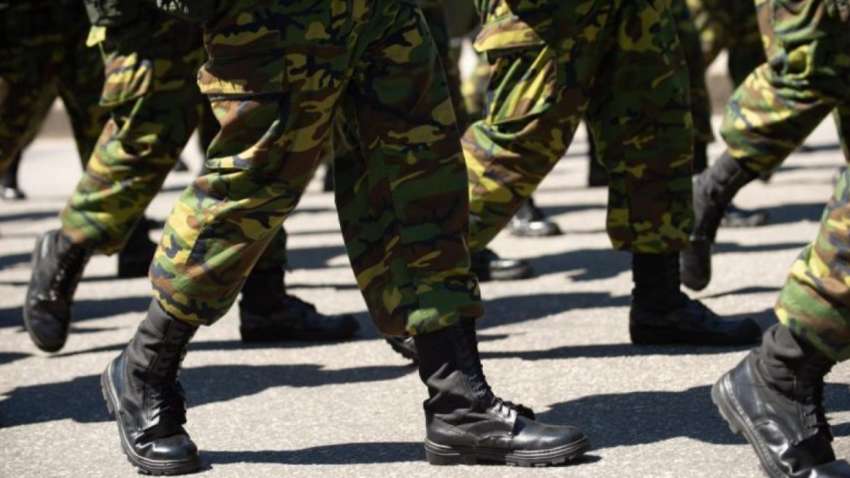 Окупанти мобілізували до лав ЗС РФ українця: він отримав зброю і розстріляв їх