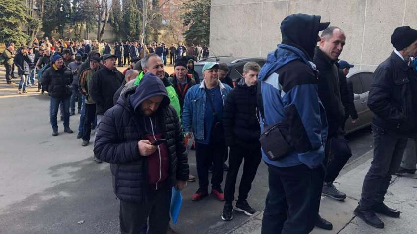 Черги до ТЦК, а людей не вистачає: у ВР пояснили, чому така ситуація