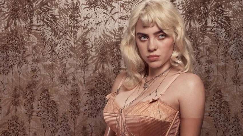 Корсет и чулки: Билли Айлиш поделилась откровенными снимками (ФОТО)