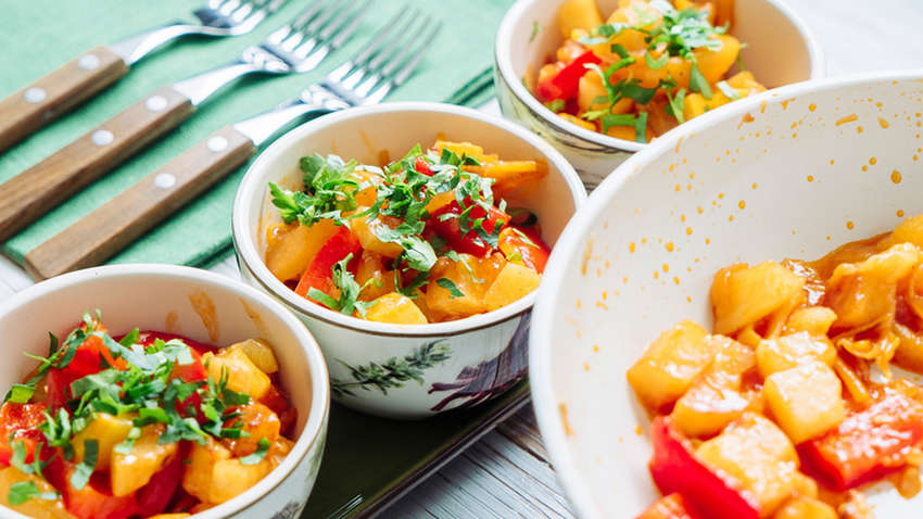 Вкусно и полезно: рецепт овощного рагу с абрикосами 