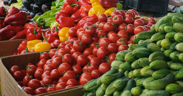 Ціни на огірки та помідори в Україні б'ють рекорди: коли чекати здешевлення Ціни на огірки та помідори в Україні б'ють рекорди: коли чекати здешевлення