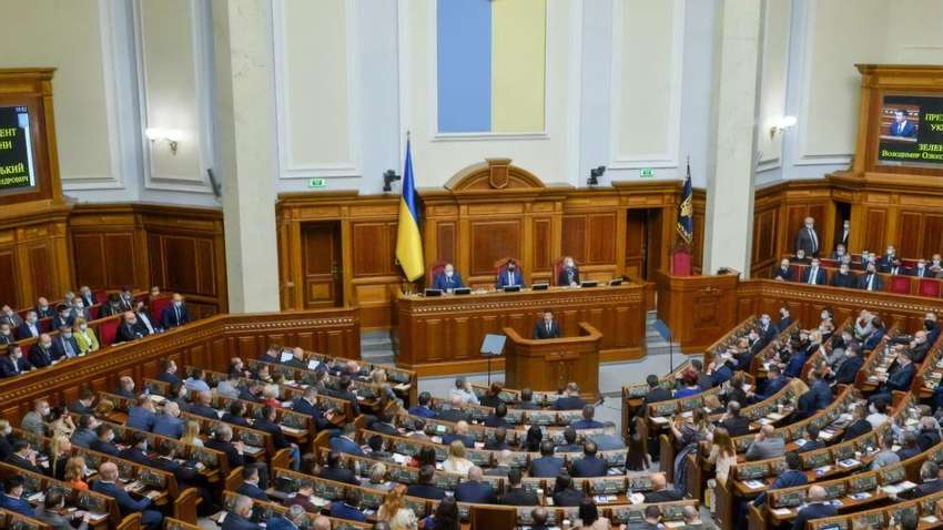 Ситуація в Україні напружена: що буде робити влада - і що вона повинна робити