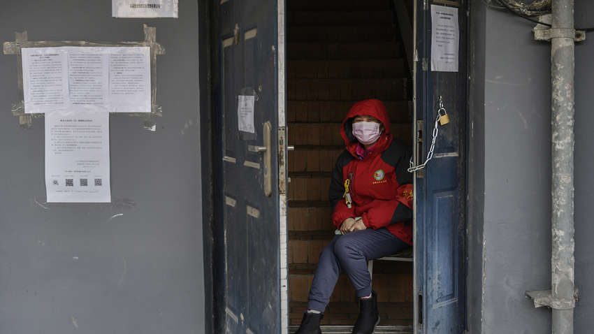 Пекін йде на жорсткий карантин і масштабна пожежа на хмельницькій фермі: новини, які ви могли пропустити