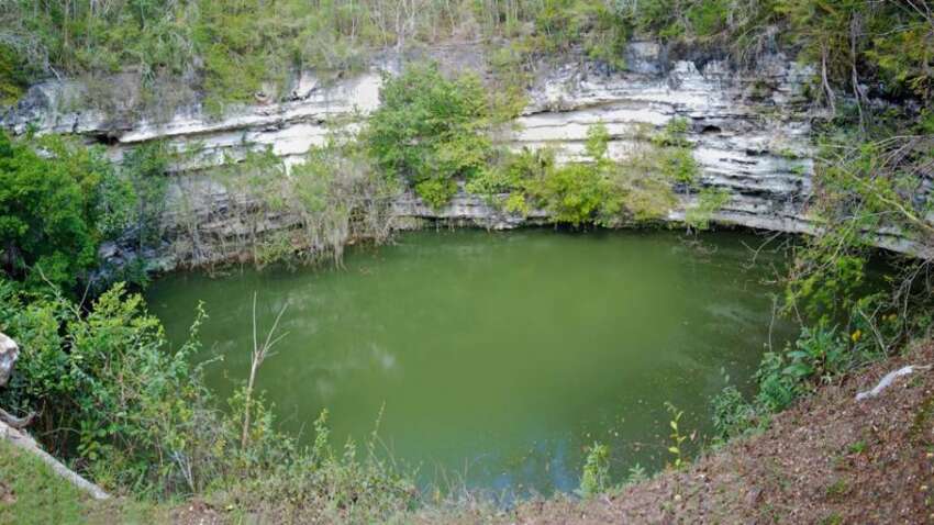 Ворота до царства мертвих: у Мексиці знайшли місце, куди майже не ступала нога людини